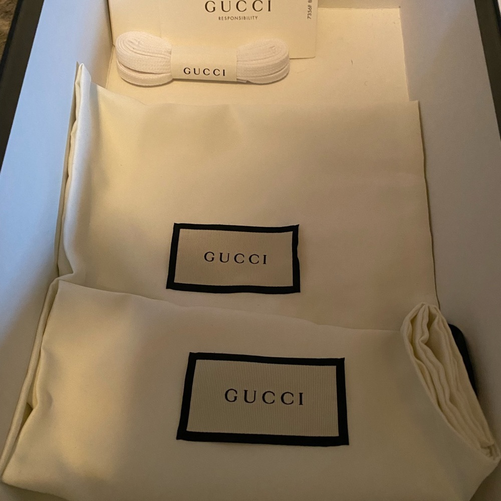 Gucci White Leather Sneakers with Gray Heel Tab - Picture 2 of 4